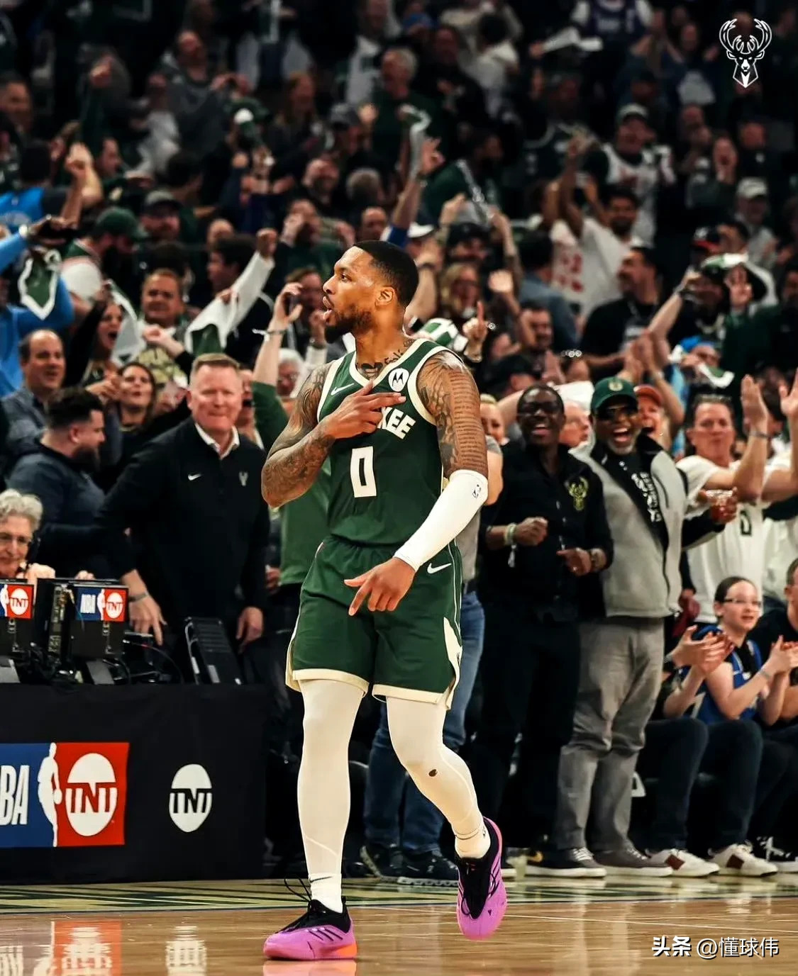 开拓者与火箭展开争夺，利拉德状态火热砍下40分