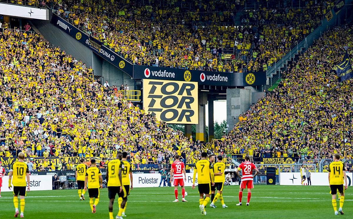 多特蒙德连胜三场,锁定欧冠资格席位 多特蒙德连胜三场,锁定欧冠资格席位