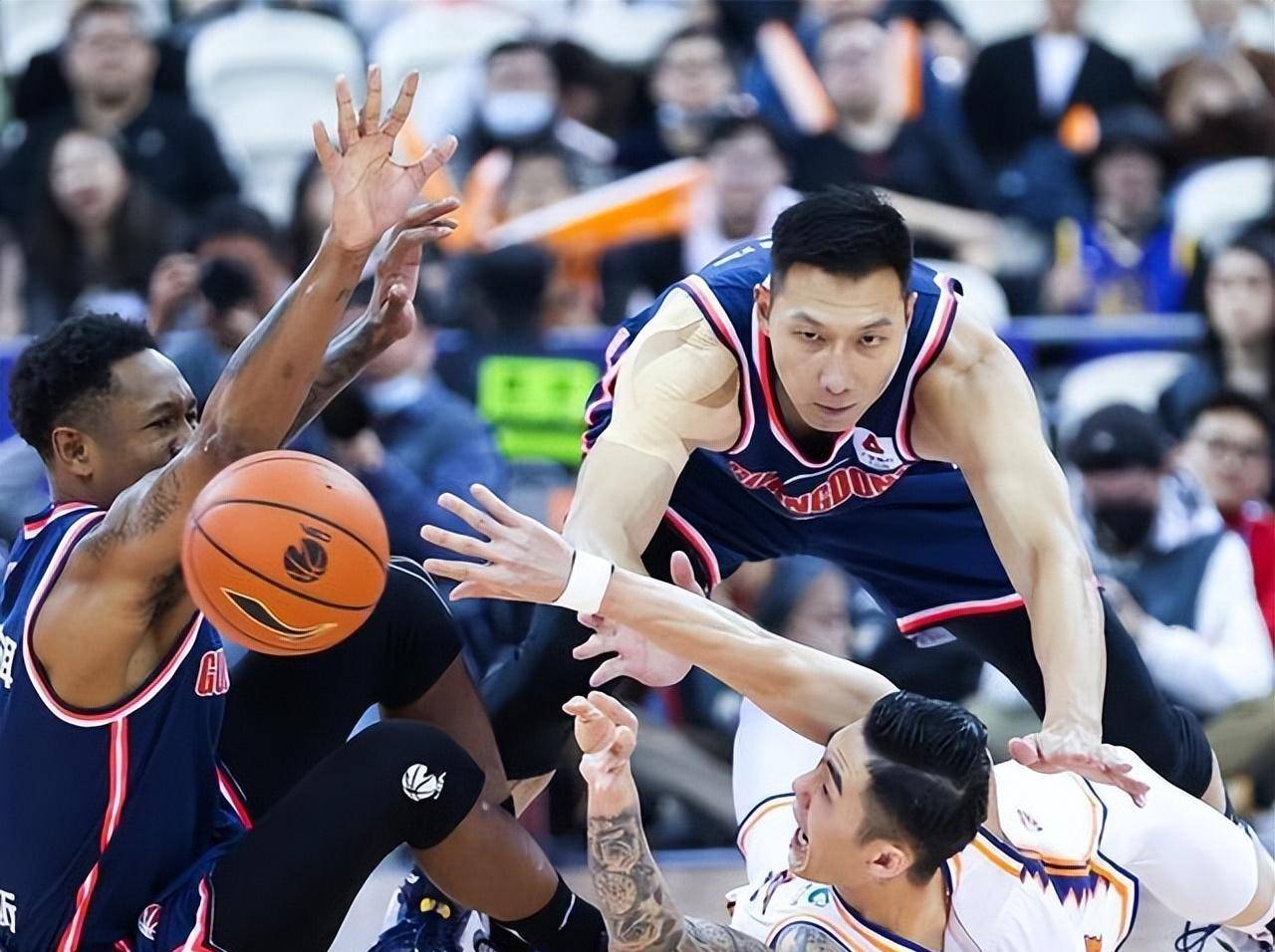 开云体育注册-湖北战虎队遭遇惨败，面临调整压力