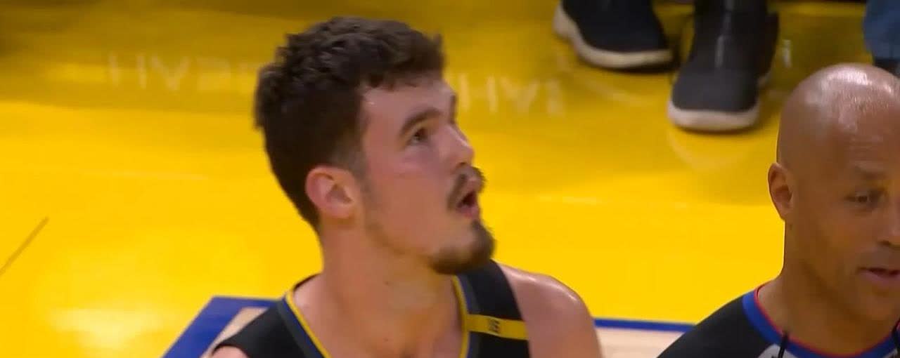 开云体育链接-勇士主场击败魔术，领先优势极大