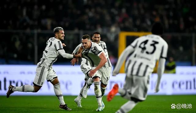 关于老妇人豪取三分，轻松击败对手的信息