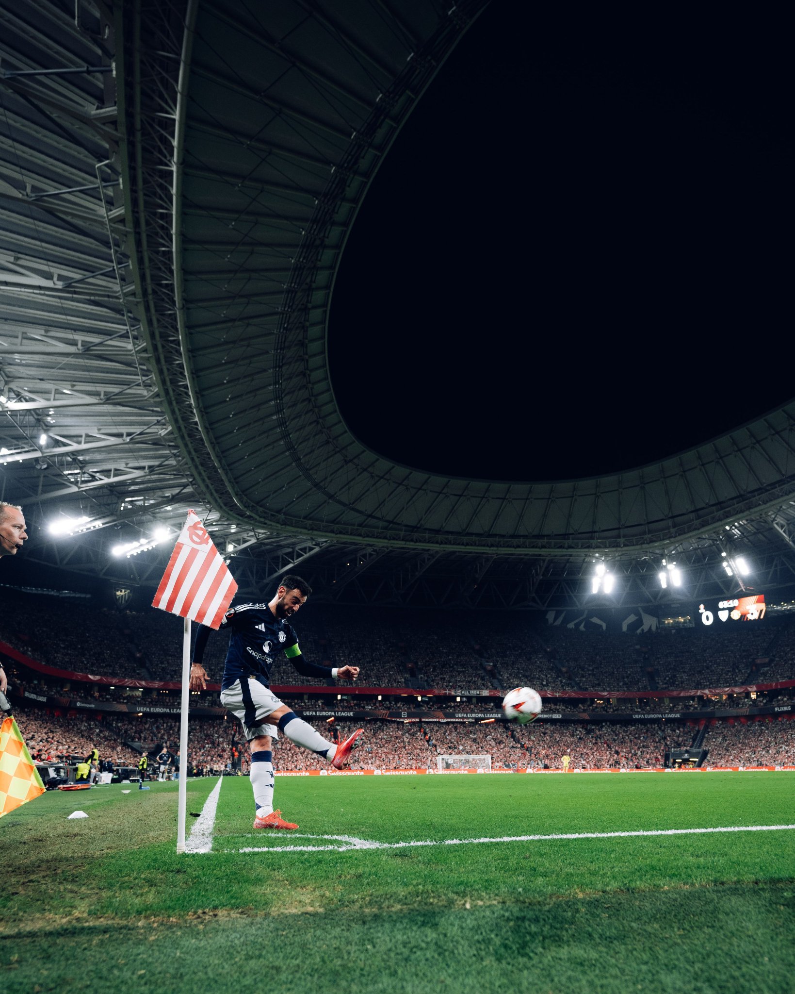 包含马夏尔回首处子进球，曼联主场逼平皇家马德里的词条