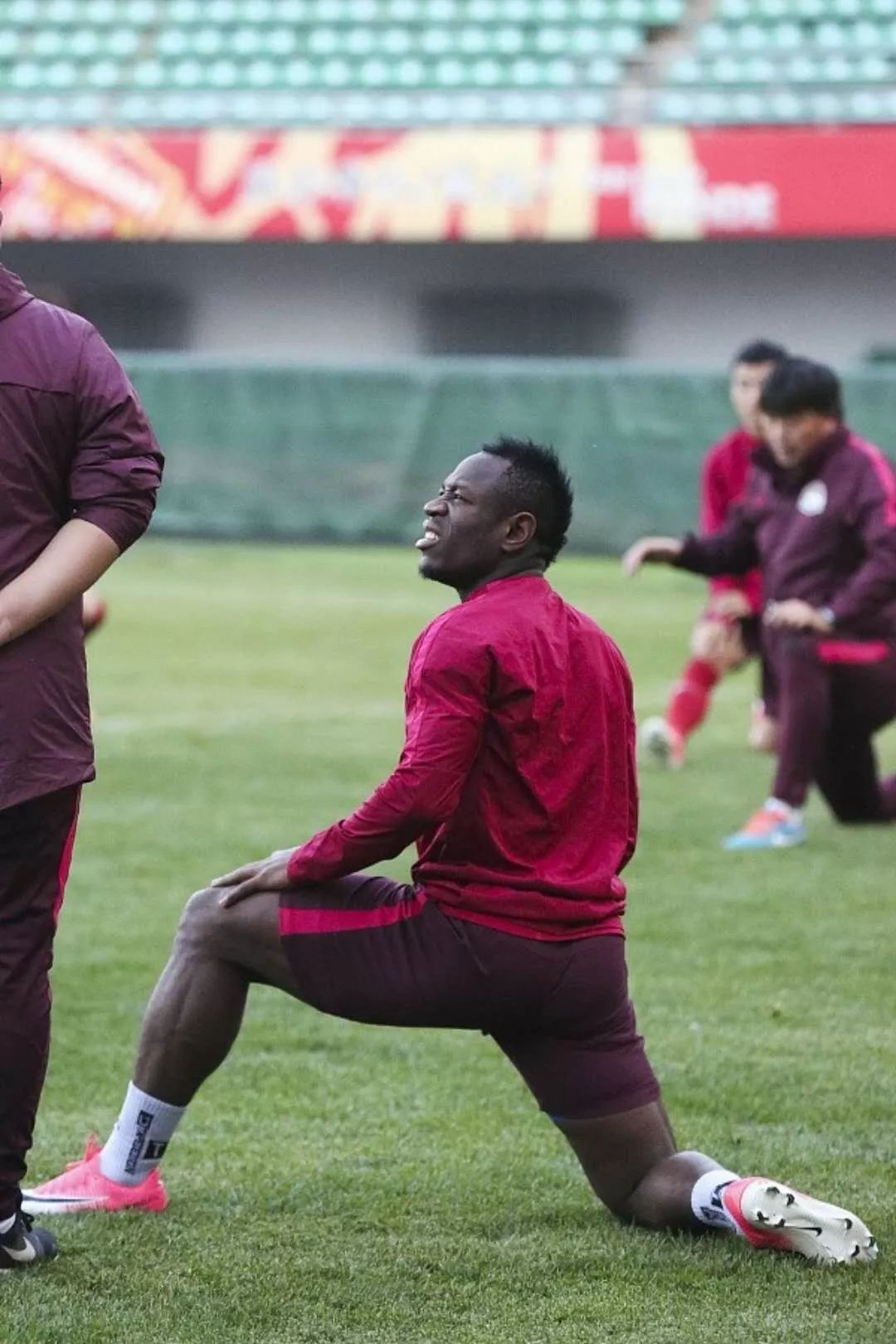 包含伯恩茅斯疲于奔命,面对保级艰难一战的词条 包含伯恩茅斯疲于奔命,面对保级艰难一战的词条