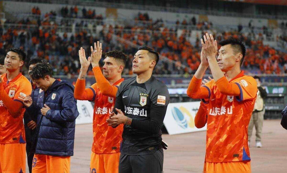 越南球队夺冠在望，挑战亚冠最强