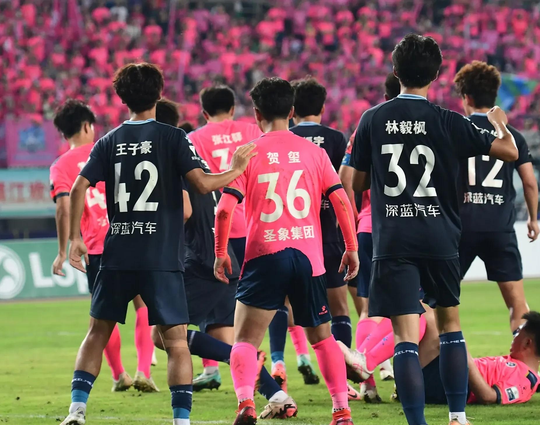 开云体育官方-苏宁客场不敌强敌，球队遭遇考验