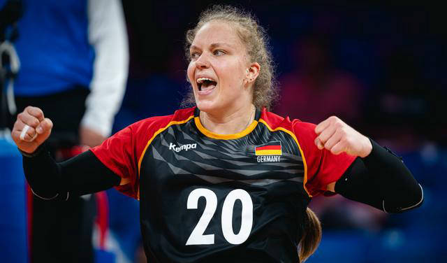 波兰队出色表现，取得历史性胜利